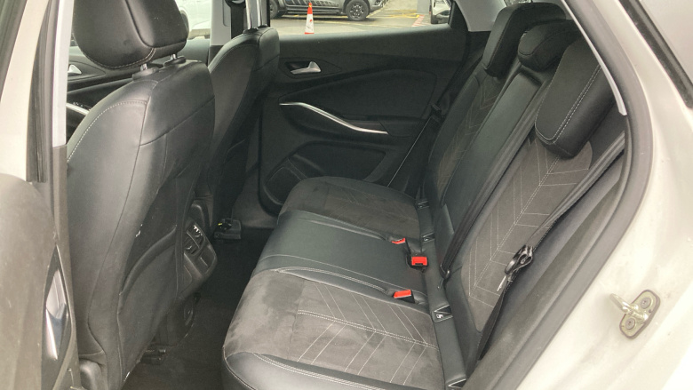 Vauxhall Grandland 1.2 Turbo Ultimate 5dr Petrol Hatchback